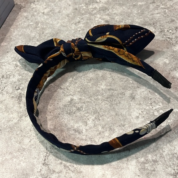 satin chain strap print top knot headband - Picture 2 of 4